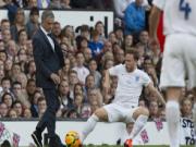 Mourinho lao vào sân cản ngã đối phương