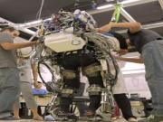 "Người sắt" sẽ đá quả bóng đầu tiên tại World Cup