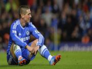 Mourinho "đứng hình" trước pha xử lý siêu tệ của trò cưng Torres