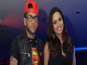 Lén lút với gái lạ, Alves bị bồ đá?