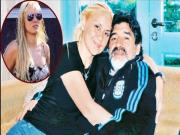 Maradona  đang chơi trò “bắt cá hai tay”