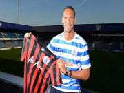 Cựu "Quỷ đỏ" Rio Ferdinand chính thức khoác áo tân binh Premier League