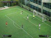 Bị thủng lưới khi đang mải mê... ăn mừng