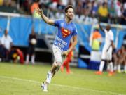 Náo loạn World Cup, "Siêu nhân" hứa sẽ trở lại