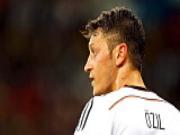 Chuyện gì đang xảy ra thế, Mesut Ozil?