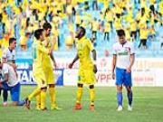 Samson lập hat-trich giúp HN T&T nuôi hy vọng vô địch