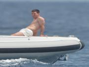 Messi vui vầy sóng nước bỏ mặc cáo buộc trốn thuế