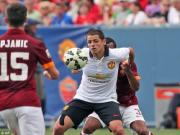 Atletico bất ngờ gia nhập cuộc đua giành chữ ký Chicharito