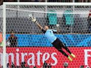 Các thủ môn thay nhau chơi xuất sắc: World Cup của những người gác đền