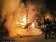 Bạo loạn lan rộng, CĐV Brazil đốt cả xe buýt