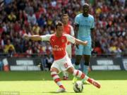 Arsenal: Phải chăng Wenger nên loại Ozil và trao cơ hội cho Cazorla?