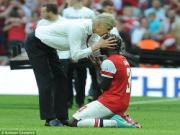 "Giáo sư" Arsene Wenger bị trò cũ chỉ trích