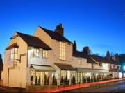 Nhà hàng của Giggs treo biển miễn tiếp sao Man City