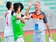 HLV Graechen tâng bốc U19 VN hết lời