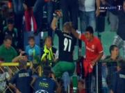 Sắm vai thủ môn "bất đắc dĩ", hậu vệ xuất sắc tóm gọn 2 quả 11 mét