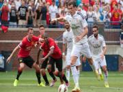 Real Madrid: Gã khổng lồ có đôi chân đất sét