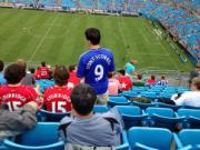 CĐV mặc áo đấu chế nhạo "sao xẹt" Torres