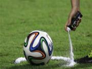 Trọng tài Ngoại hạng Anh được yêu cầu tiết kiệm bọt sơn tự tan