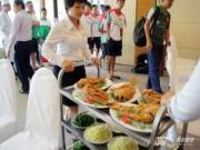 Tận mắt chứng kiến bữa trưa của U19 Việt Nam