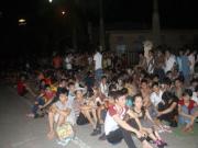 CĐV thức trắng đêm chờ mua vé xem U19 Việt Nam đá chung kết