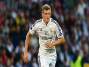 Toni Kroos: Tiền vệ phòng ngự kiểu mới và thuốc thử mang tên Liverpool