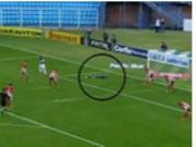 Bàn phản lưới hài hước nhất năm