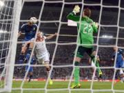 ĐKVĐ thế giới Đức thảm hai, HLV Loew ra sức biện minh