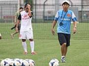 Hai đội tuyển bóng đá nam tiến bộ từng ngày