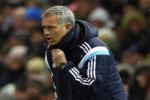 Trong tâm bão, Mourinho đang suy tính gì cho Chelsea?