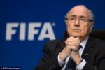 Sau bê bối tham nhũng, Sepp Blatter lại phải nhập viện
