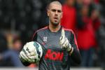 Chính thức: Victor Valdes chia tay Man United