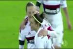 Siêu phẩm sút xa của sao nữ CLB Bayern Munich