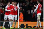 Sau vòng 19 Premier League: Arsenal lên đỉnh, Van Gaal thoát án tử