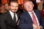 Beckham cùng thầy Alex nhiệt tình làm từ thiện