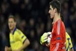 Thibaut Courtois đã cứu thua xuất sắc ra sao ở trận PSG 1-1 Chelsea