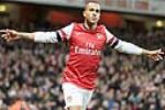 Theo Walcott ĐIÊN TIẾT vì tin đồn đòi tăng lương