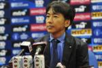 HLV Miura khen tinh thần thi đấu của các học trò