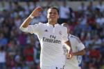 Bale gặp chấn thương: Đã đến lúc Ancelotti dùng "gà son" Chicharito