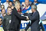 Tại sao Wenger rất muốn "tẩn" Mourinho?