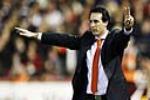 Chủ tịch Sevilla “năn nỉ” HLV Unai Emery ở lại