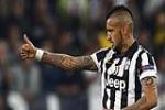 Arturo Vidal đi vào lịch sử trong ngày Barca vô địch Champions League