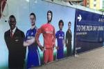Hình ảnh Petr Cech vẫn hiện diện ở Stamford Bridge