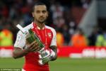 Arsene Wenger muốn Arsenal gia hạn hợp đồng với Walcott