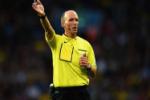 CĐV Arsenal đề nghị điều tra trọng tài Mike Dean