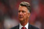 HLV Van Gaal nổ tưng bừng sau khi đưa M.U lên ngôi đầu Premier League