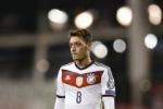 Vượt qua Muller, Ozil giành giải thưởng cao quý của đội tuyển Đức
