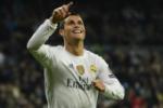 Các pha lừa bóng ghi bàn kinh điển của ngôi sao Ronaldo