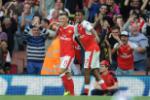Sao Arsenal bày tỏ cảm xúc khi được Ozil khen… giống chú