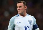 Henderson bảo vệ Rooney trước bão dư luận