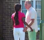 Bố trung vệ Terry sống như vợ chồng với bạn gái đáng tuổi con